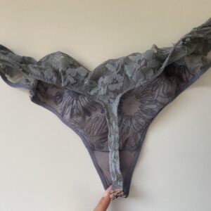 TANGA ENCAJE VICTORIA’S SECRET